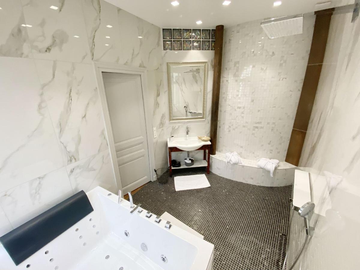 Le Clovis Sauna Apartment